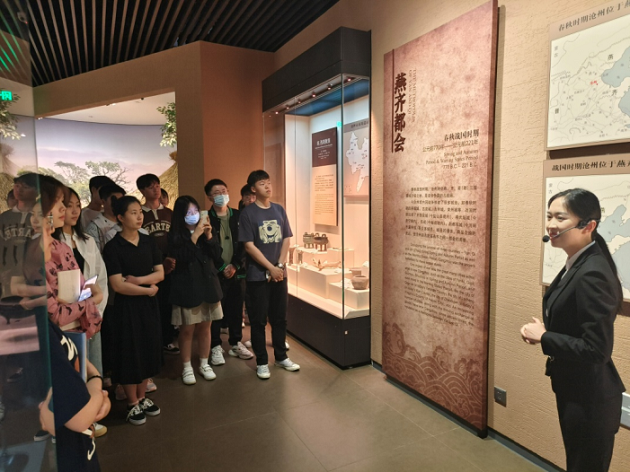 贝博官网与沧州市博物馆举行“馆校合作共建基地”揭牌仪式633.png 贝博官网与沧州市博物馆举行“馆校合作共建基地”揭牌仪式633.png